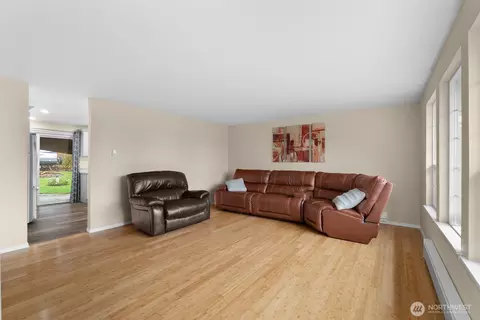 2232 E Wright Ave, Tacoma, WA 98404 photo 4