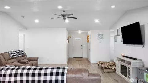 705 E Mt Adams St, Othello, WA 99344 photo 30