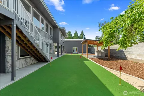 544 N Colorado Ave, East Wenatchee, WA 98802