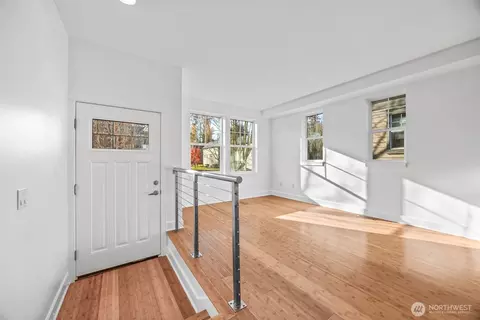 2670 SW Sylvan Heights Dr, Seattle, WA 98106