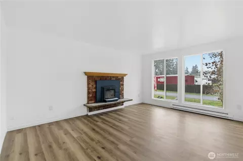 Living - 19317 5th Ave E, Spanaway, WA 98387 photo 4 of 7