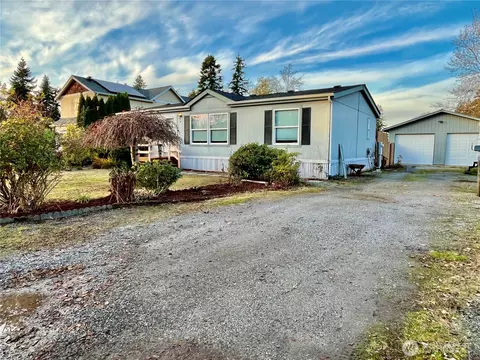 4960 Bay Rd, Blaine, WA 98230