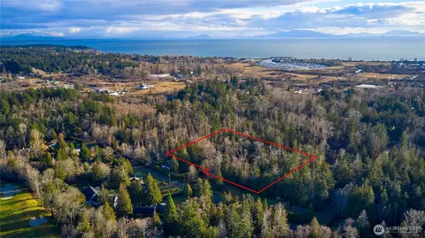 230 Iris Blvd, Point Roberts, WA 98281