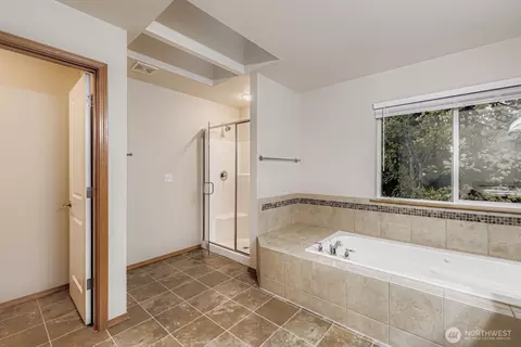 Bath - 16305 37th Dr SE, Bothell, WA 98012 photo 3 of 5