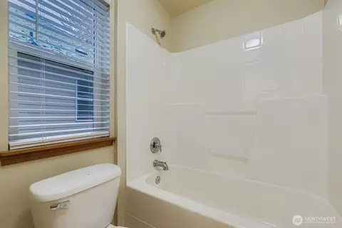 Bath - 16305 37th Dr SE, Bothell, WA 98012 photo 5 of 5