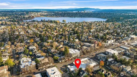 151 N 77th St, Seattle, WA 98103