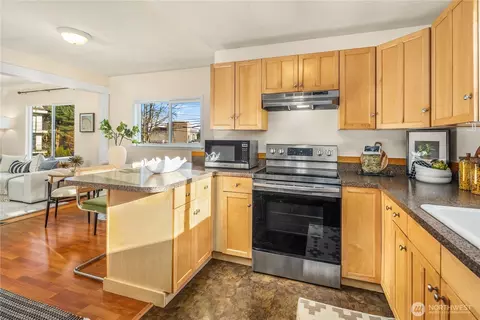 151 N 77th St, Seattle, WA 98103 photo 12
