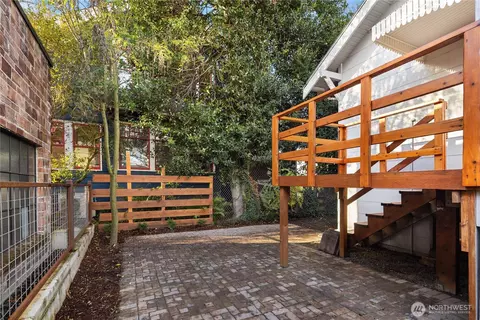 151 N 77th St, Seattle, WA 98103 photo 24