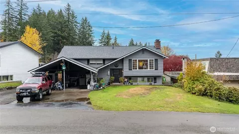 126 Hawthorn Ln, Shelton, WA 98584