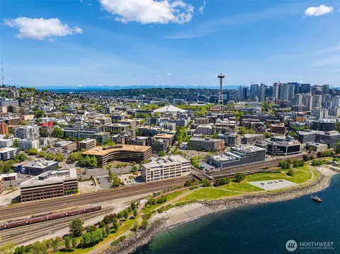 520 2nd Ave W #406, Seattle, WA 98119