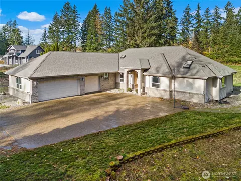 22017 106th St E, Buckley, WA 98321