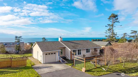 765 El Toro St, Coupeville, WA 98239