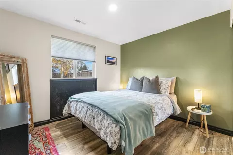 Bedroom - 2942 Sun Mountain Dr, Enumclaw, WA 98022 photo 1 of 3