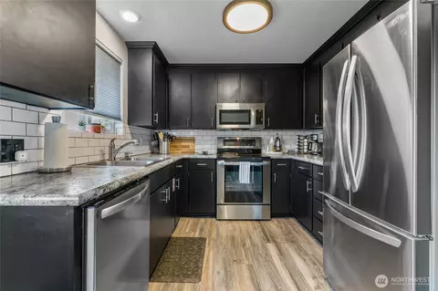Kitchen - 2942 Sun Mountain Dr, Enumclaw, WA 98022 photo 1 of 3