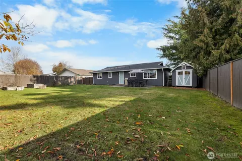Exterior - 2942 Sun Mountain Dr, Enumclaw, WA 98022 photo 4 of 8