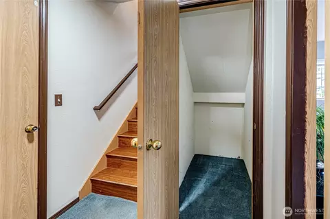 Entry Way - 231 59th Pl SE, Everett, WA 98203 photo 3 of 3