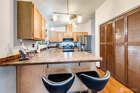 Kitchen - 231 59th Pl SE, Everett, WA 98203 photo 1 of 3