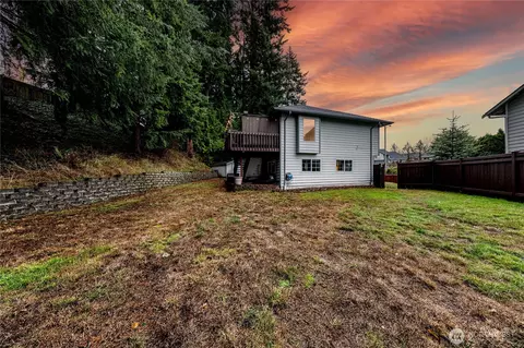 Exterior - 231 59th Pl SE, Everett, WA 98203 photo 8 of 9