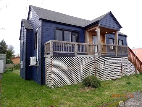 70 M St, Hoquiam, WA 98550