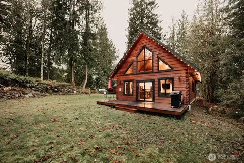 15033 Welcome Rd, Glacier, WA 98244