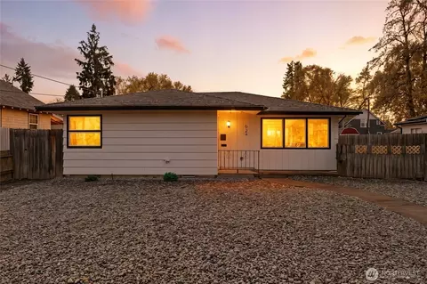 Exterior - 624 Juniper St, Walla Walla, WA 99362 photo 2 of 9