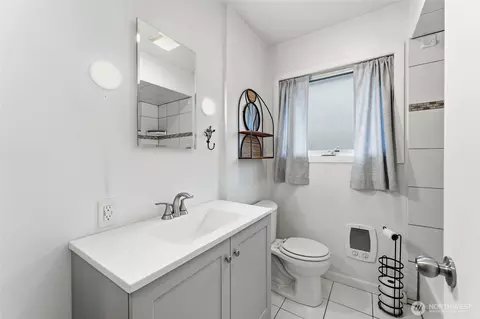 Bath - 624 Juniper St, Walla Walla, WA 99362 photo 1 of 2