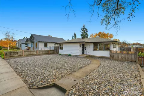 Exterior - 624 Juniper St, Walla Walla, WA 99362 photo 3 of 9