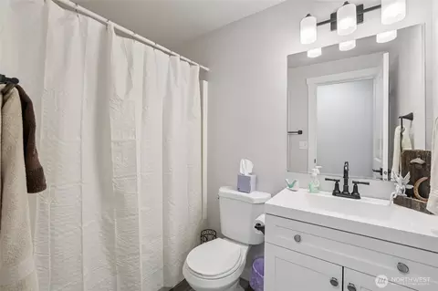 Bath - 46914 286th Ave SE, Enumclaw, WA 98022 photo 1 of 3