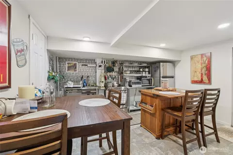 Kitchen - 46914 286th Ave SE, Enumclaw, WA 98022 photo 5 of 5