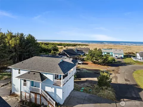 1110 194th St, Long Beach, WA 98631