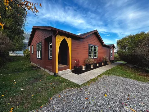 1802 Landes St, Port Townsend, WA 98368