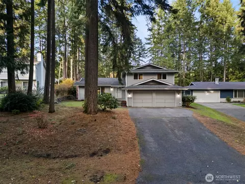 4600 NW 82nd St, Silverdale, WA 98383