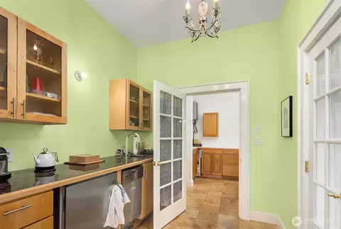 Kitchen - 223 Blanc Rd, Eastsound, WA 98245 photo 4 of 5