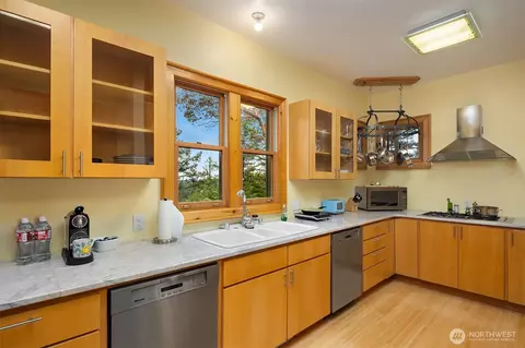 Kitchen - 223 Blanc Rd, Eastsound, WA 98245 photo 2 of 5