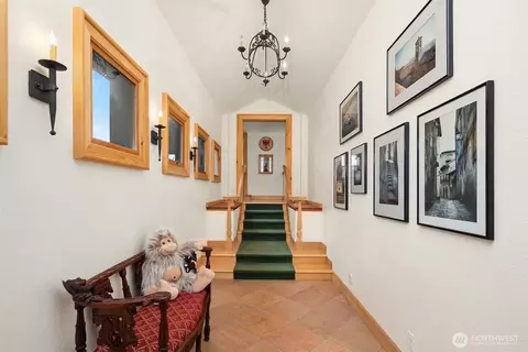 Entry Way - 223 Blanc Rd, Eastsound, WA 98245 photo 3 of 8