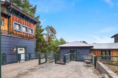 Exterior - 223 Blanc Rd, Eastsound, WA 98245 photo 3 of 6