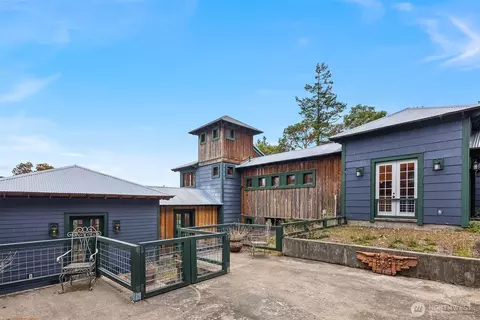 Exterior - 223 Blanc Rd, Eastsound, WA 98245 photo 2 of 6