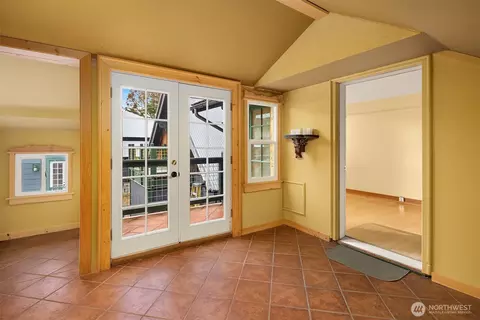 Entry Way - 223 Blanc Rd, Eastsound, WA 98245 photo 8 of 8