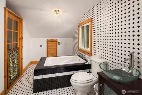 Bath - 223 Blanc Rd, Eastsound, WA 98245 photo 2 of 2