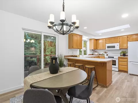 Dining - 3129 200th Pl SE, Bothell, WA 98012 photo 4 of 5