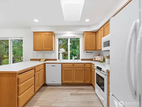 Kitchen - 3129 200th Pl SE, Bothell, WA 98012 photo 1 of 4