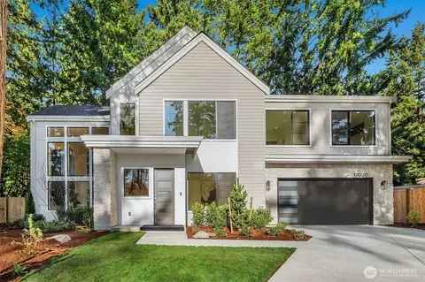 17020 NE 93rd Ct, Redmond, WA 98052