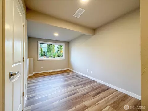 Bedroom - 15905 118th Pl NE, Bothell, WA 98011 photo 5 of 5