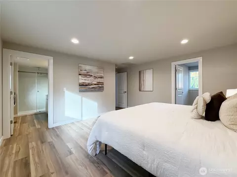 Bedroom - 15905 118th Pl NE, Bothell, WA 98011 photo 2 of 5