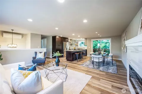 Living - 15905 118th Pl NE, Bothell, WA 98011 photo 2 of 5