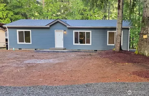 90 N Standstill Dr N, Hoodsport, WA 98548