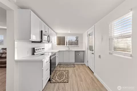 Kitchen - 503 Coe Ln SW, Orting, WA 98360 photo 1 of 2