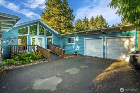 18 Sunset Blvd, Hoquiam, WA 98550