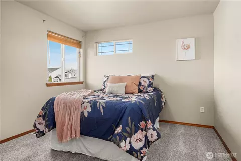 Bedroom - 1503 Riddell Ave NE, Orting, WA 98360 photo 3 of 6