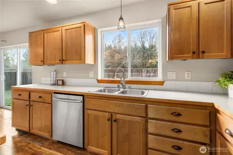 Kitchen - 1503 Riddell Ave NE, Orting, WA 98360 photo 3 of 3